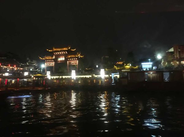 如何在南京夜游秦淮河，抓住最美夜景拍摄点？