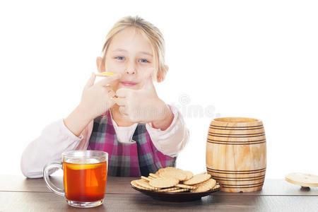 小孩吃蜂蜜有副作用吗（小孩吃蜂蜜有副作用吗百度百科）