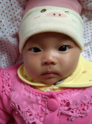 两个月的宝宝做的表情像脑瘫（2个月宝宝的笑是无意识的吗）